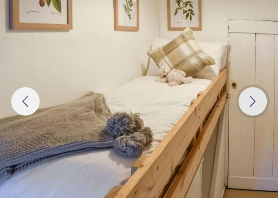 Inglenook Cottage, The Cotswolds Holiday home *