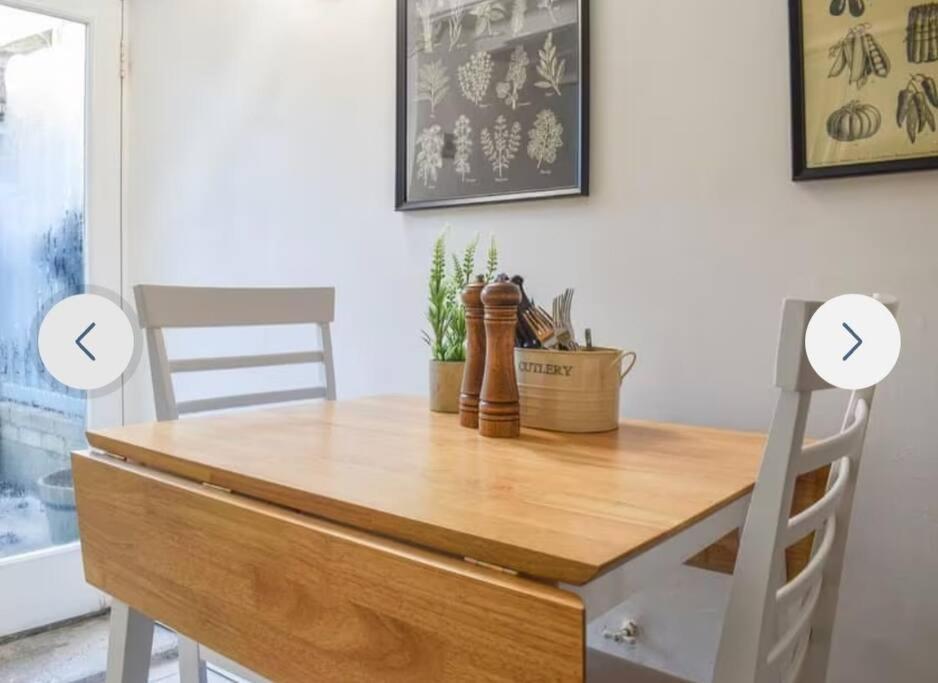 Inglenook Cottage, The Cotswolds *