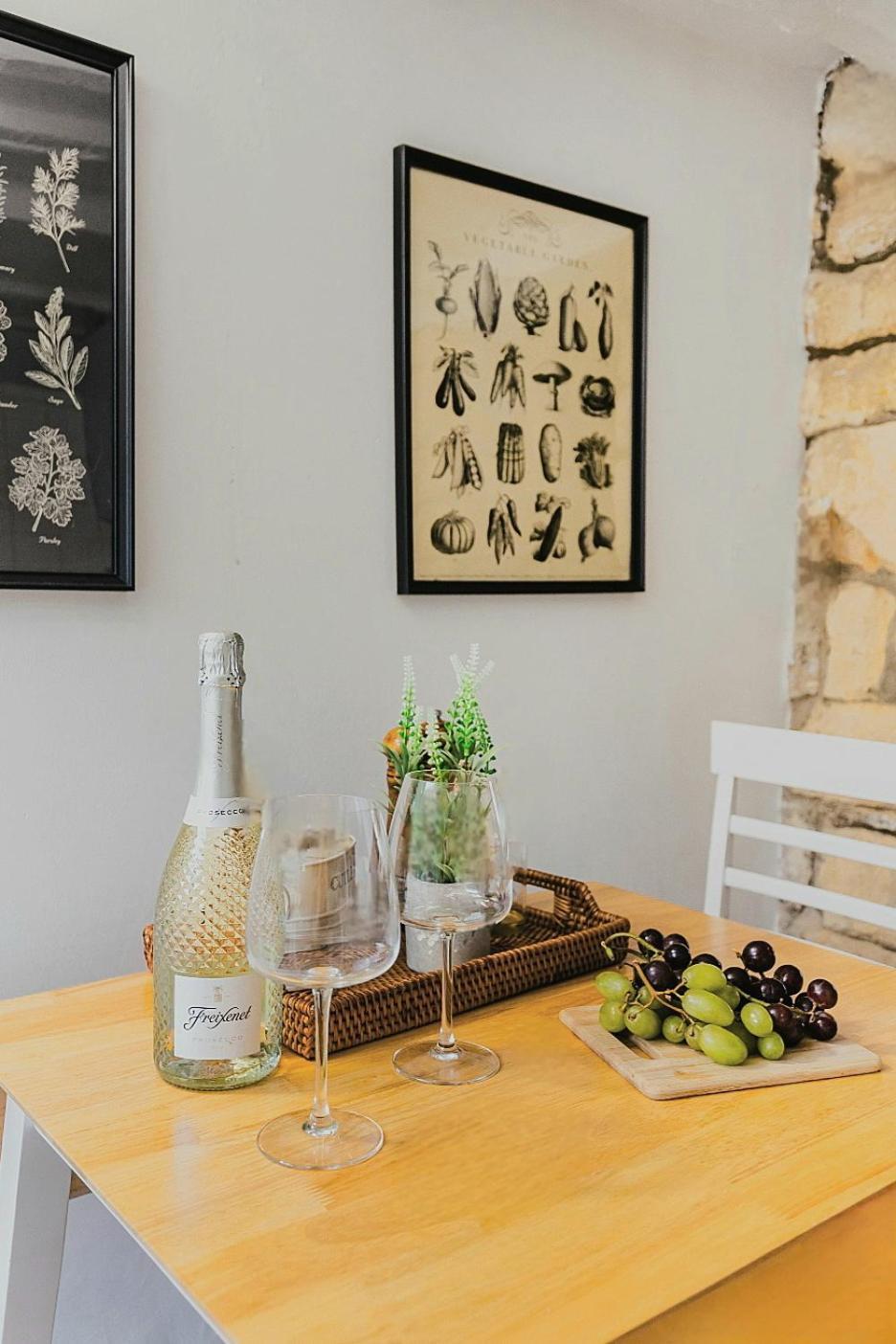 Inglenook Cottage, The Cotswolds Winchcombe